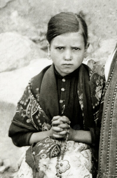 Santa Jacinta Marto- la menor de los tres videntes de Fátima
Autor:  Desconocido
Fecha:  1917                                                                                                                                Fuente: Wikipedia