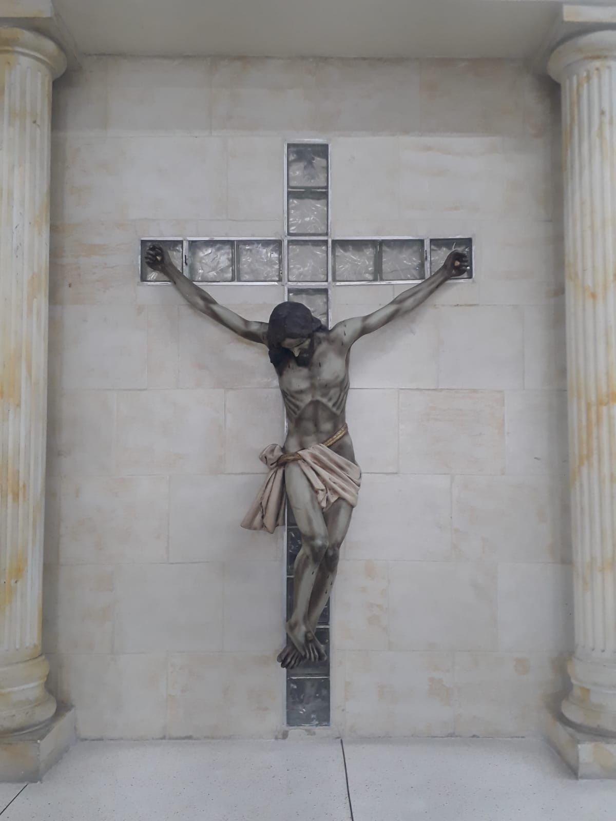 Cristo crucificado. Evangelio del día. Evangelio de hoy. Lecturas del día. Lecturas de hoy. Lecturas del día de hoy.