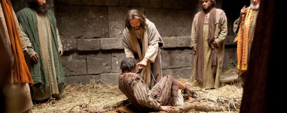 Jesús sana al paralitico y perdona pecados