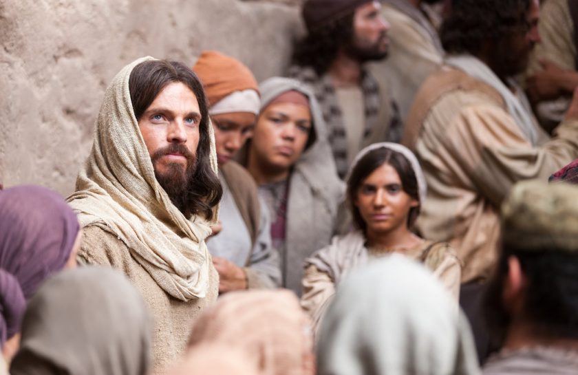 la muchedumbre y jesus.Evangelio del día. Lecturas del día.