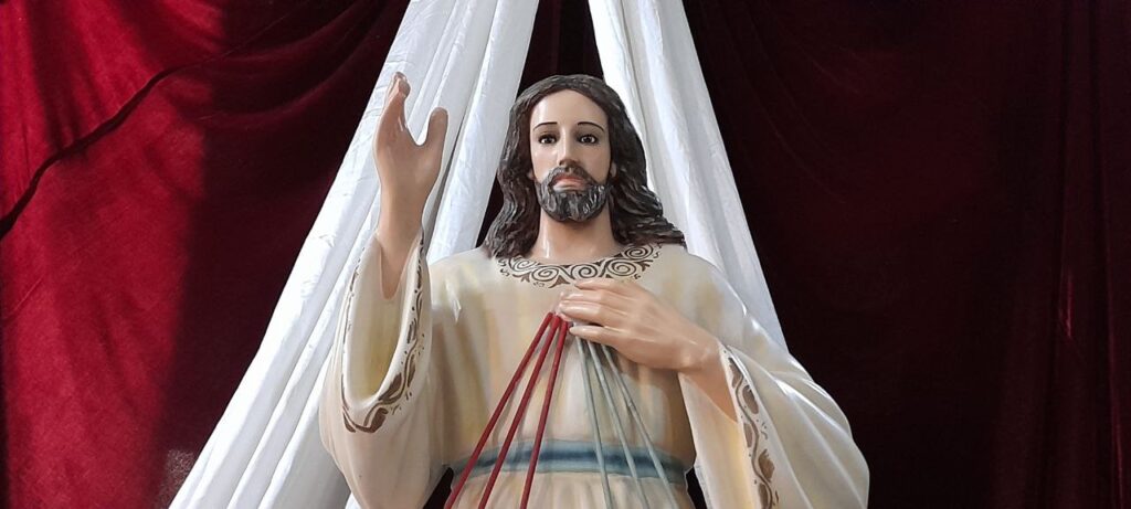 Jesús Divina Misericordia, Imagen: Foto de Escultura Iglesia San Francisco de Asís. Bucaramanga, 2023.